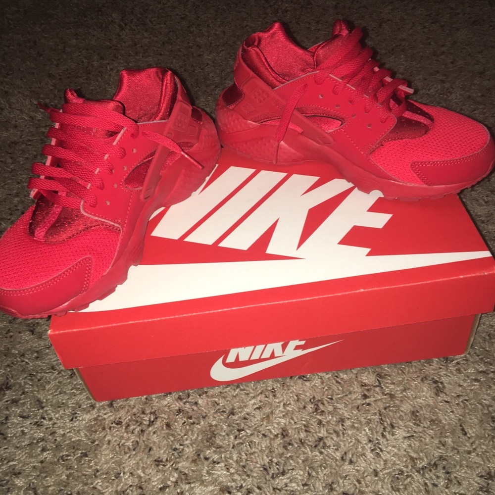 Red Huraches - Picture 2 of 4